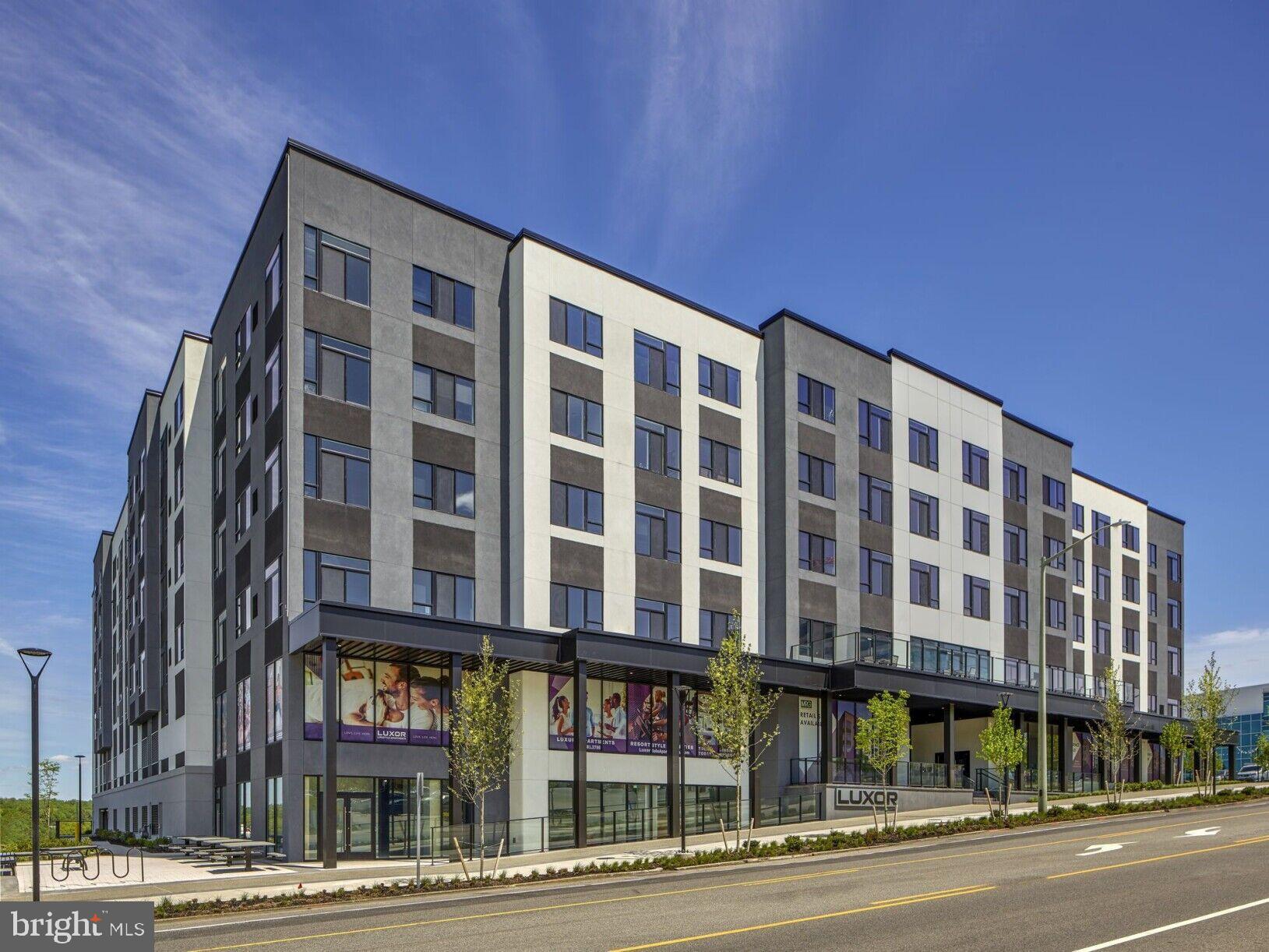 9 PRESIDENTIAL BLVD #2B-211