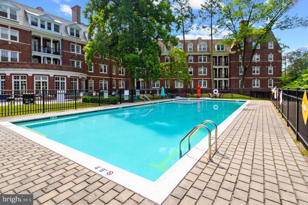 18 E LANCASTER AVE #2B-GL-08