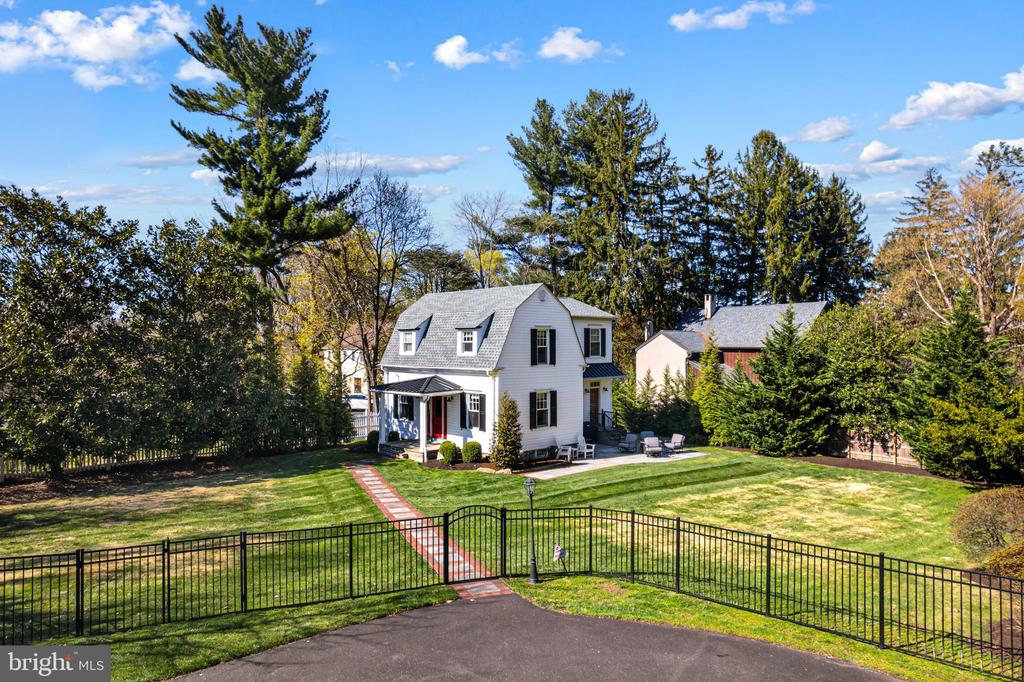 439 Crescent Rd