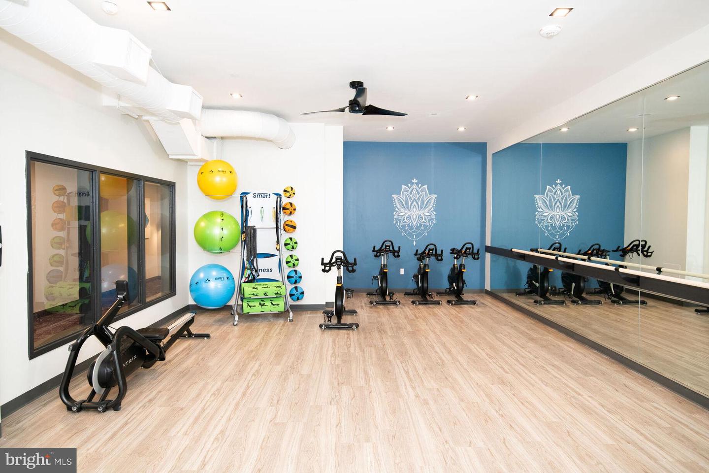 9 PRESIDENTIAL BLVD #1B-328