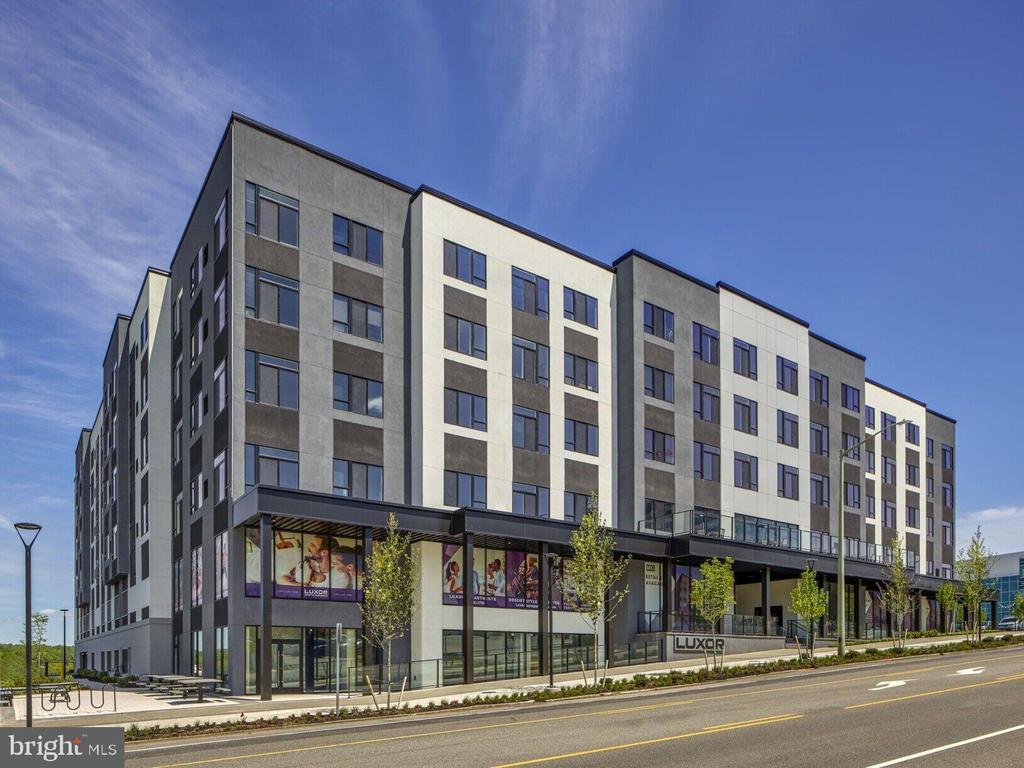 9 PRESIDENTIAL BLVD #1B-340