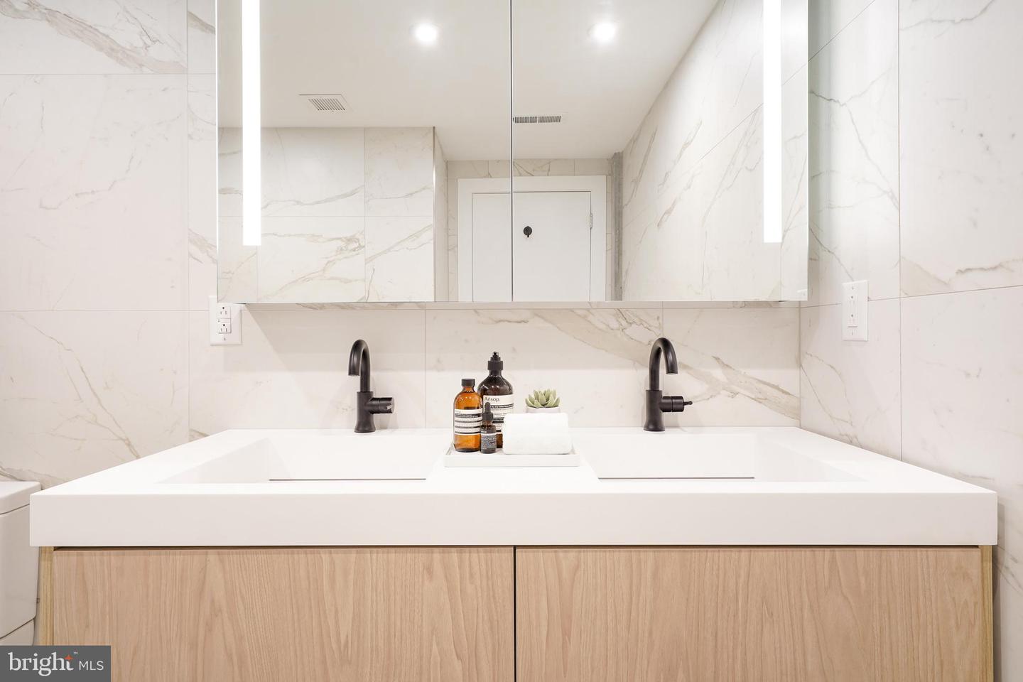 1001 N 2ND STREET Unit: 2B/2BA