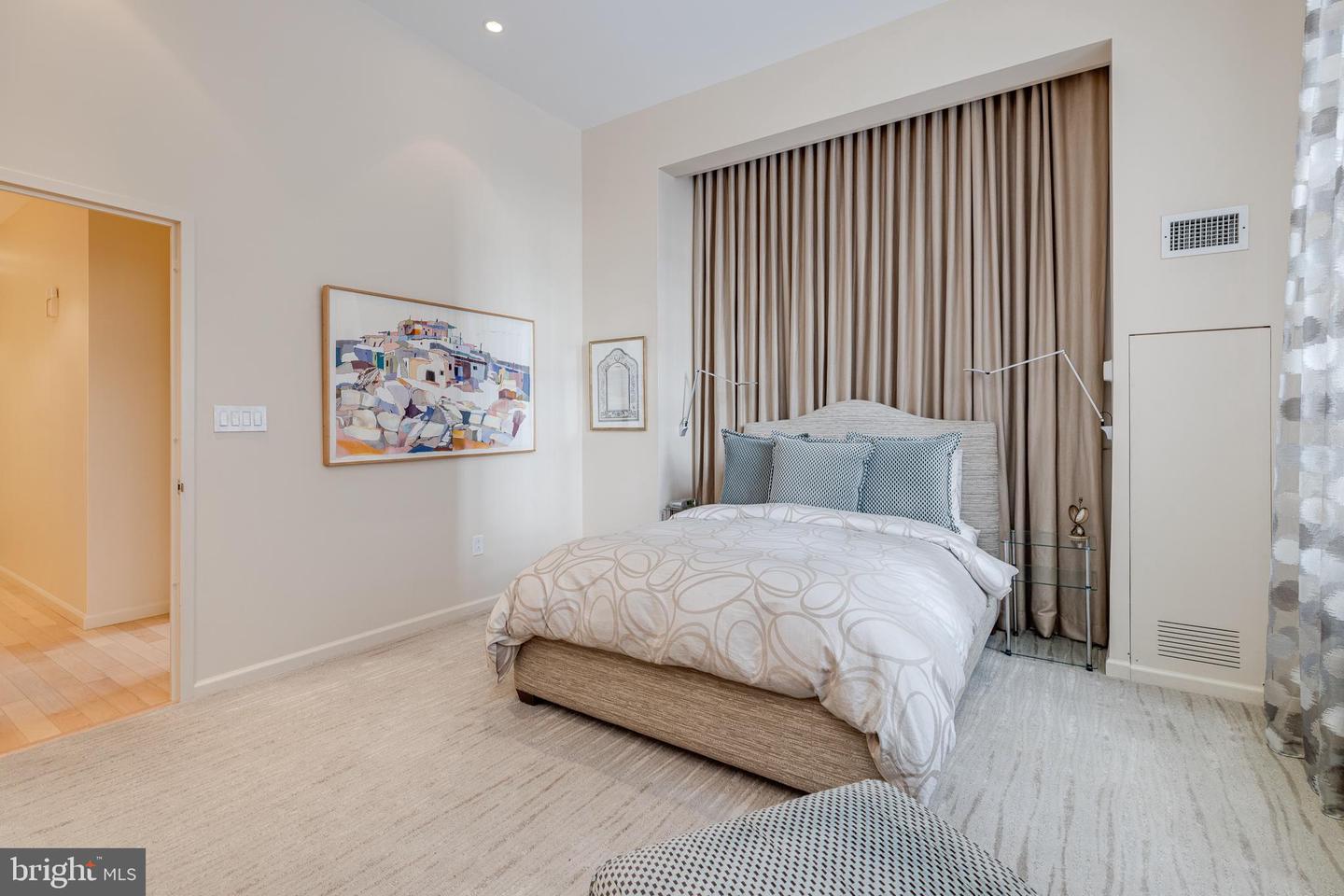 1425 LOCUST STREET Unit: 16CD