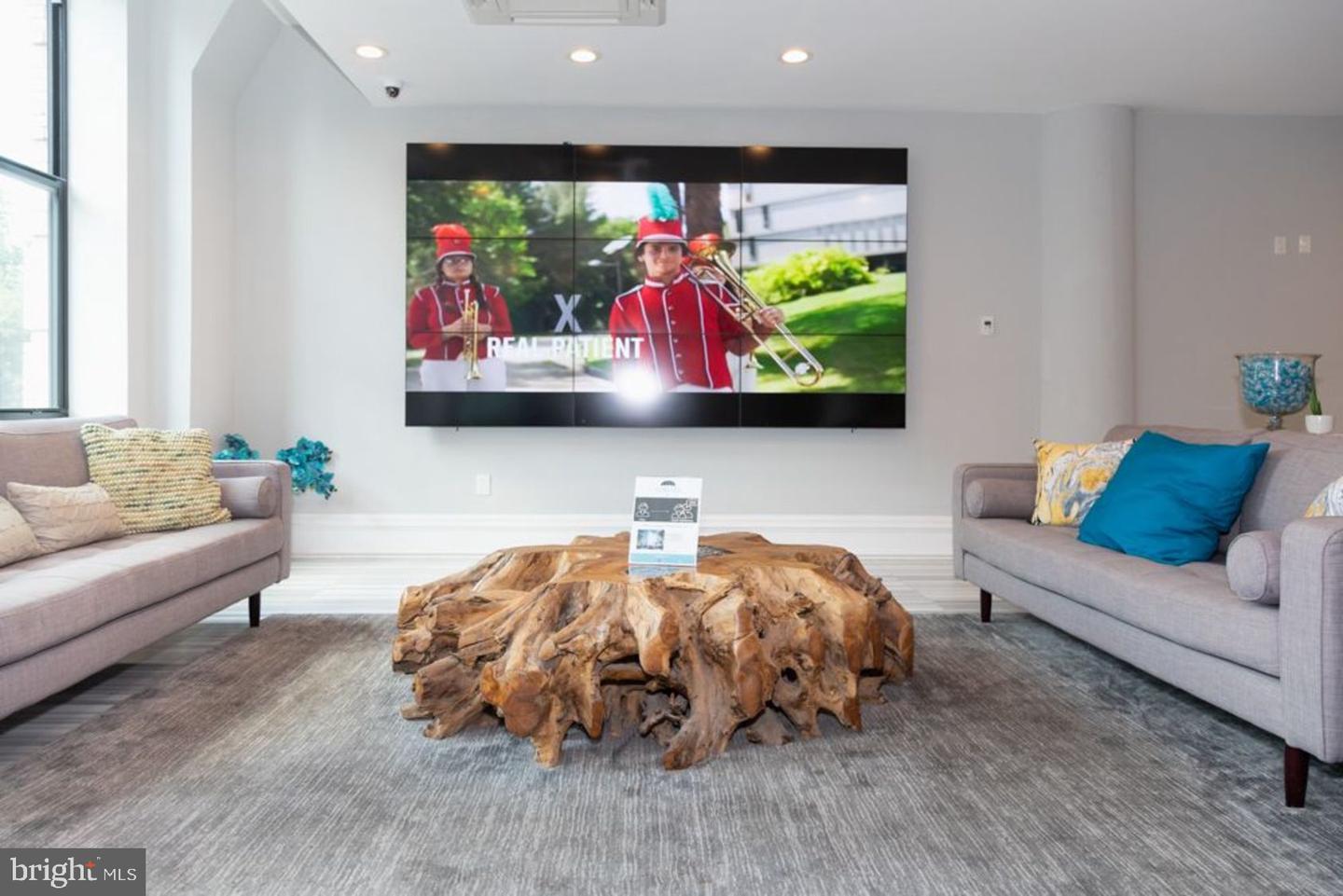 1403 N 5TH STREET Unit: STUDIO