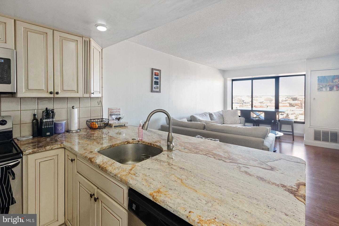 2001 HAMILTON ST Unit: 1817