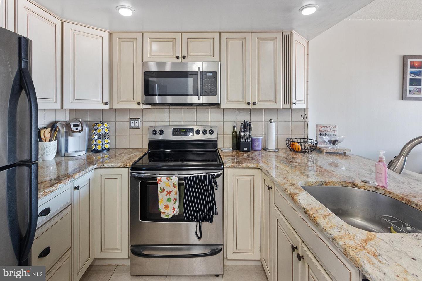 2001 HAMILTON ST Unit: 1817
