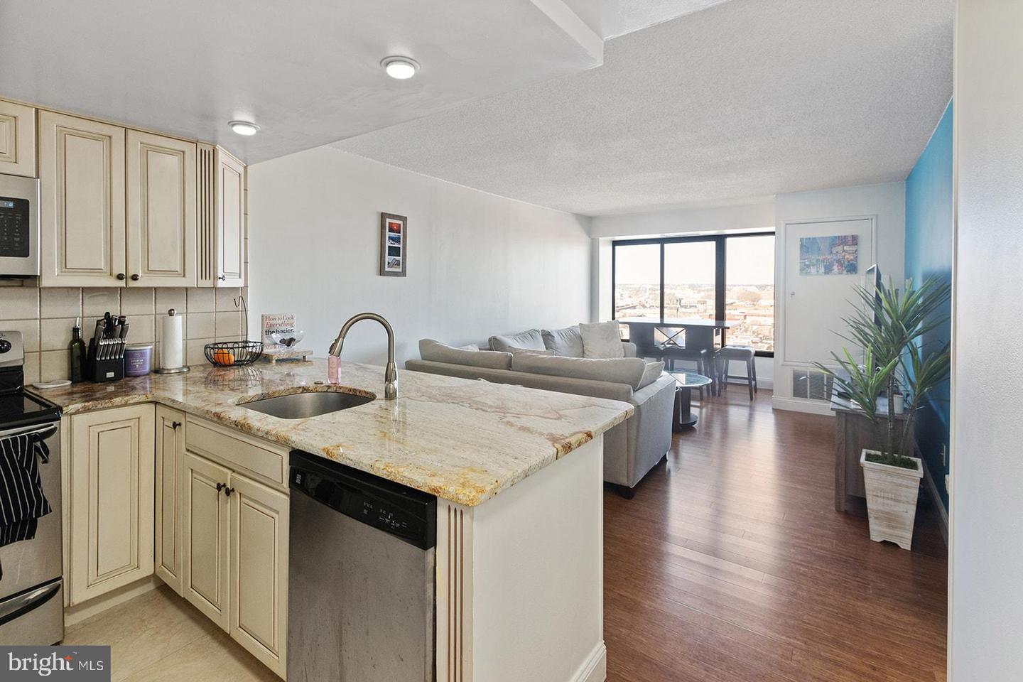 2001 HAMILTON ST Unit: 1817
