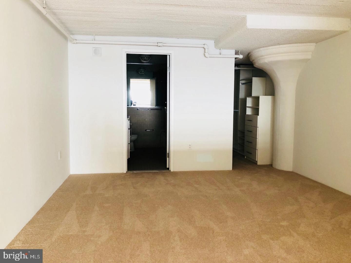 2300 WALNUT STREET Unit: STUDIO