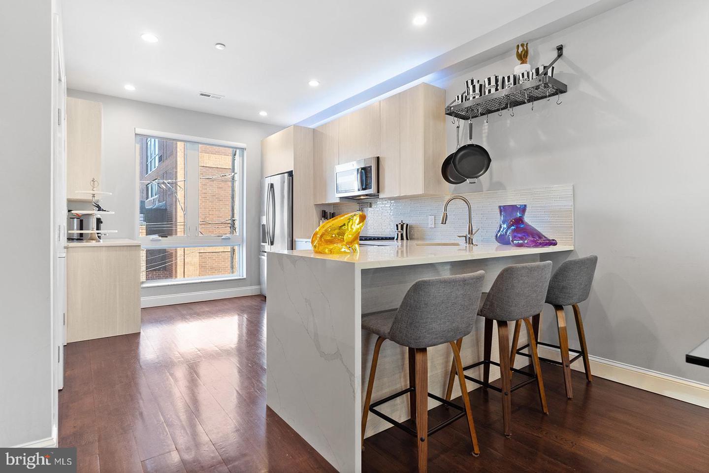 1622 CAMBRIDGE STREET Unit: B