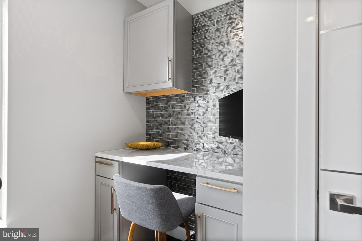 1622 CAMBRIDGE STREET Unit: B