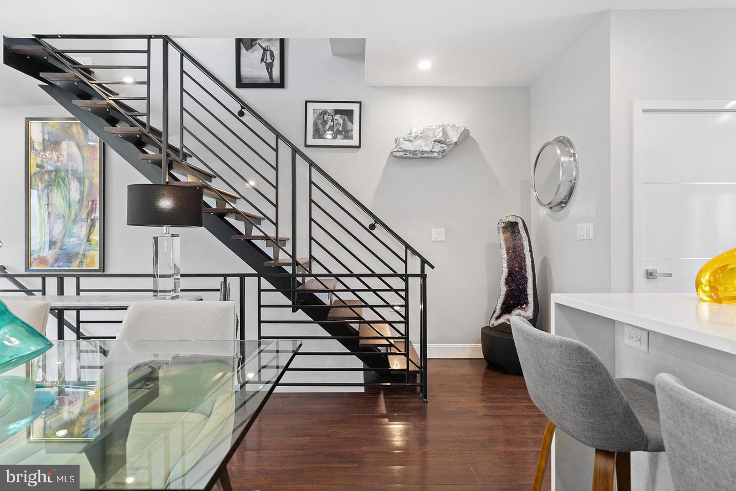 1622 CAMBRIDGE STREET Unit: B