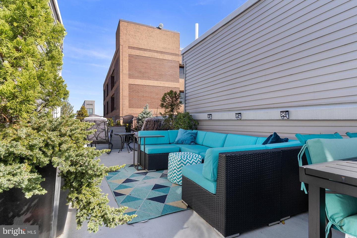 1622 CAMBRIDGE STREET Unit: B