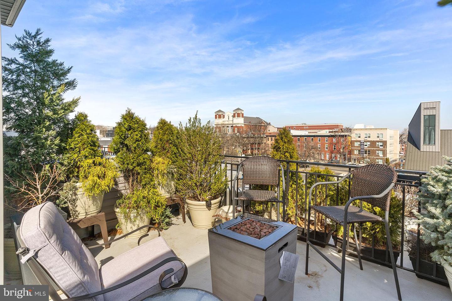 1622 CAMBRIDGE STREET Unit: B