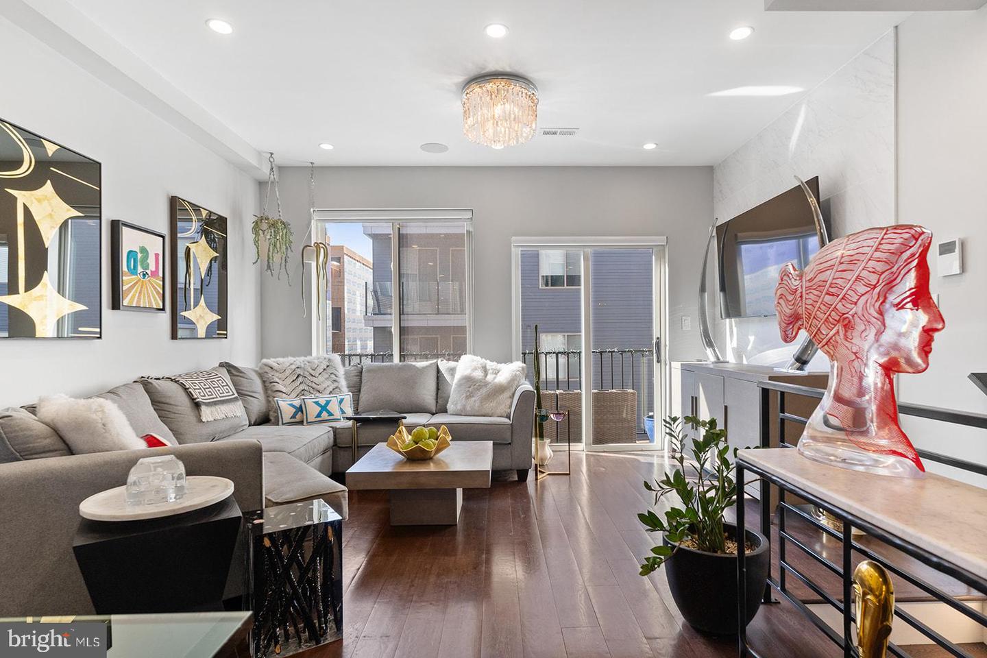 1622 CAMBRIDGE STREET Unit: B
