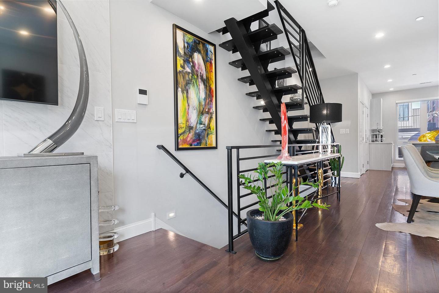 1622 CAMBRIDGE STREET Unit: B