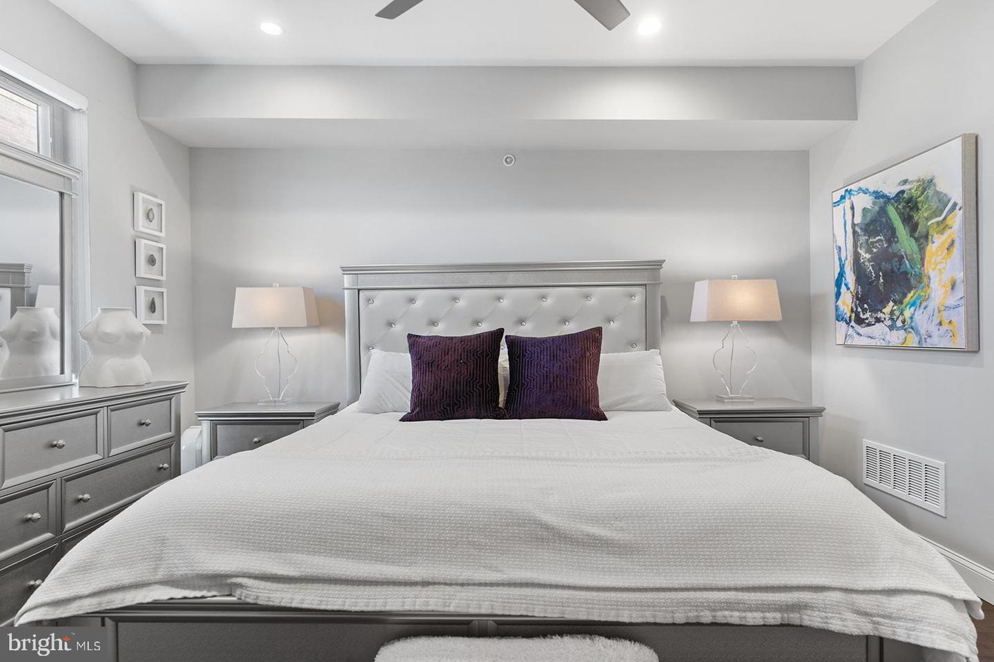 1622 CAMBRIDGE STREET Unit: B