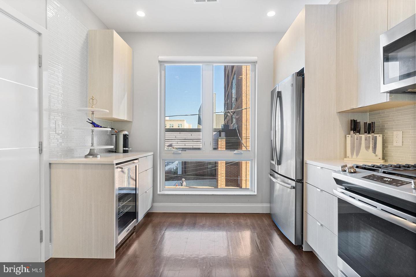 1622 CAMBRIDGE STREET Unit: B
