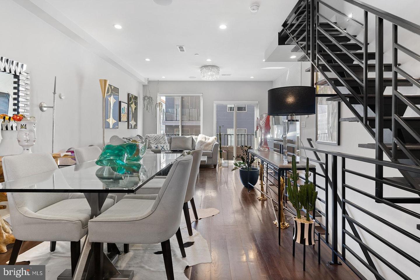 1622 CAMBRIDGE STREET Unit: B