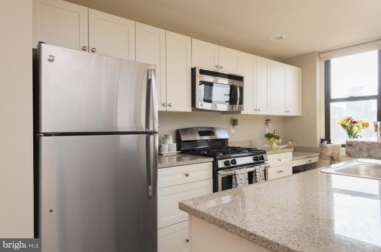 2201 PENNSYLVANIA AVENUE Unit: 503