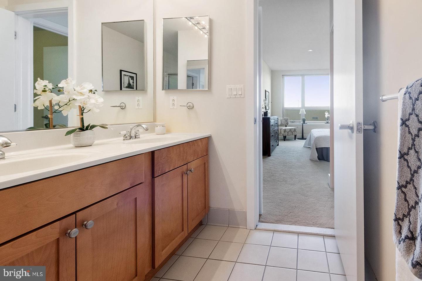 717 S COLUMBUS BOULEVARD Unit: 407