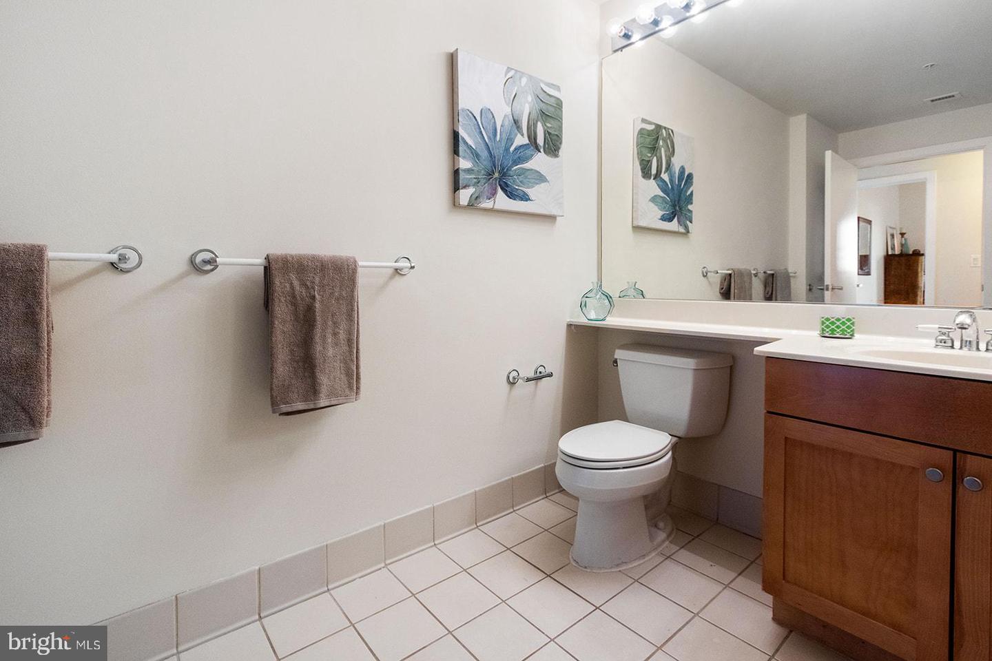 717 S COLUMBUS BOULEVARD Unit: 407