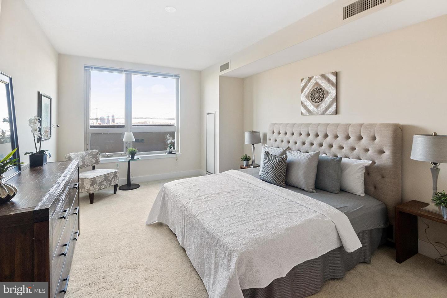 717 S COLUMBUS BOULEVARD Unit: 407