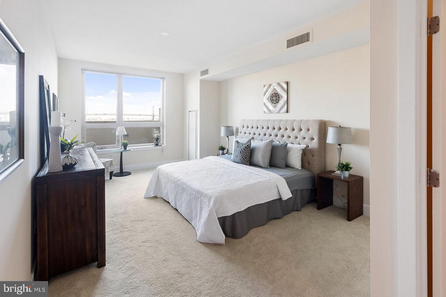 717 S COLUMBUS BOULEVARD Unit: 407