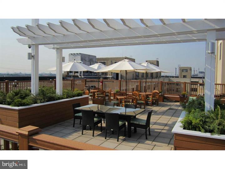 3131 WALNUT STREET Unit: STUDIO
