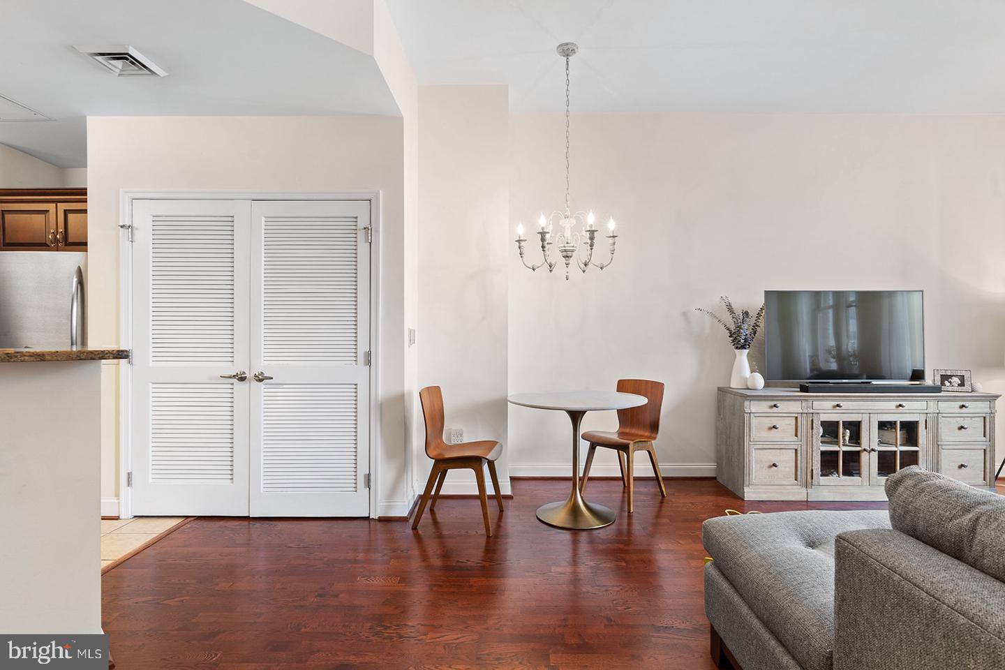 1600 ARCH STREET Unit: 601