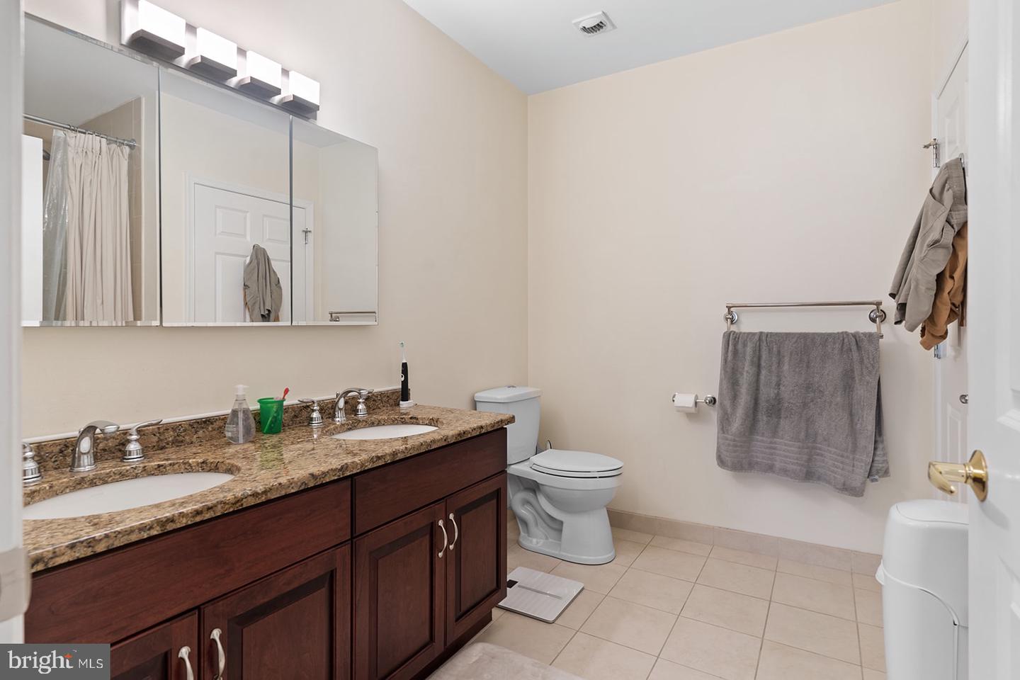 1600 ARCH STREET Unit: 601