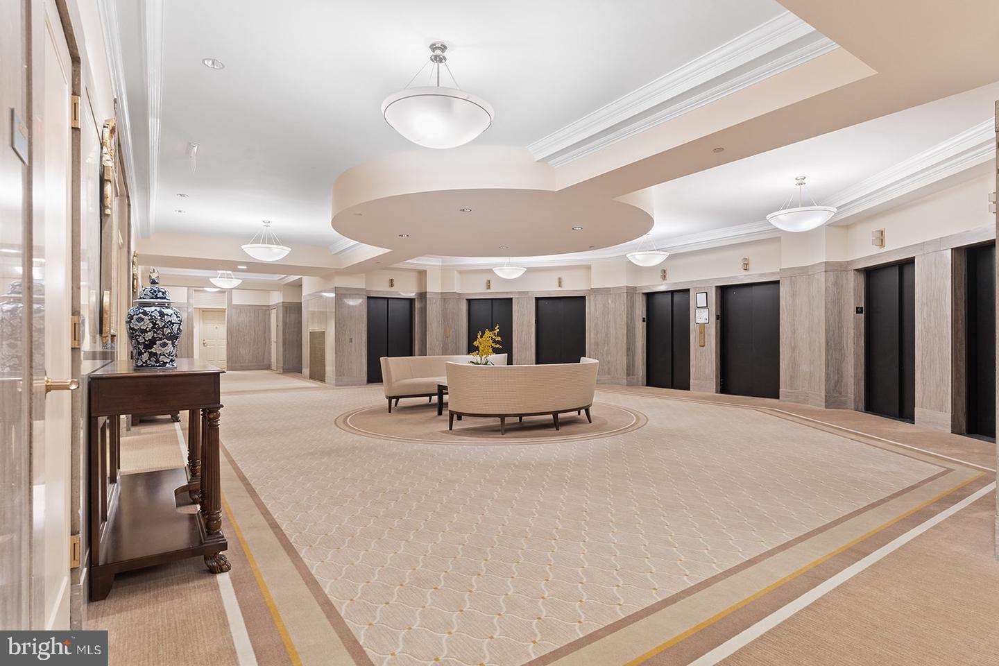 1600 ARCH STREET Unit: 601