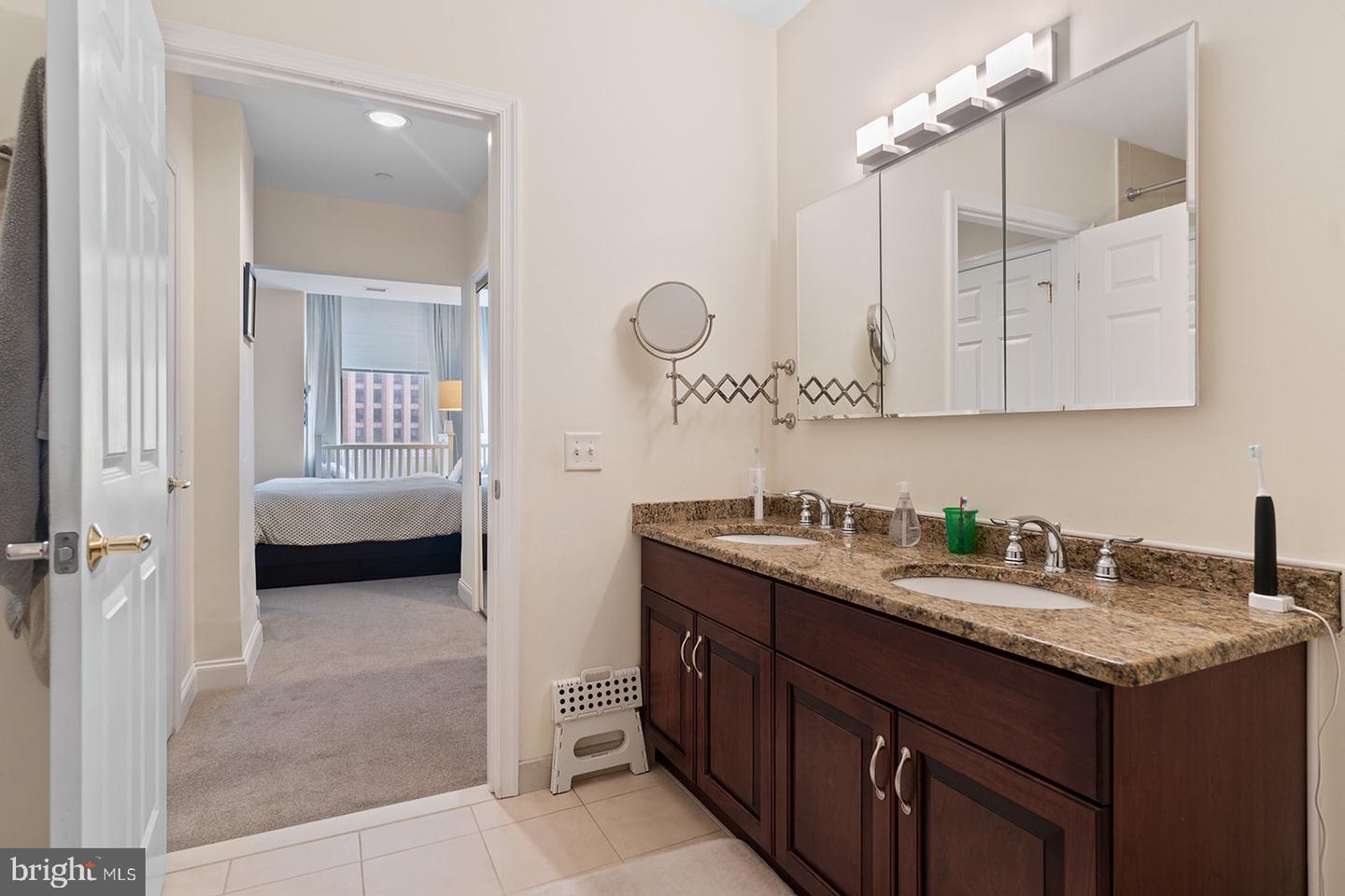 1600 ARCH STREET Unit: 601