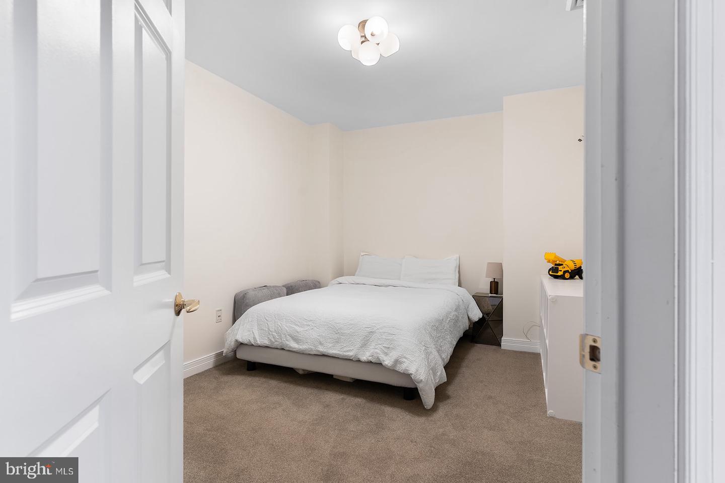 1600 ARCH STREET Unit: 601