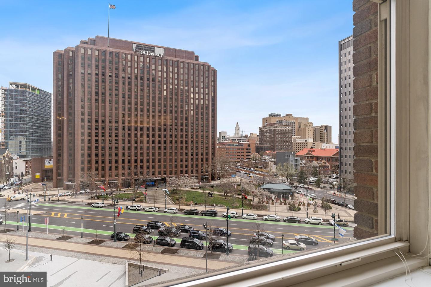 1600 ARCH STREET Unit: 601