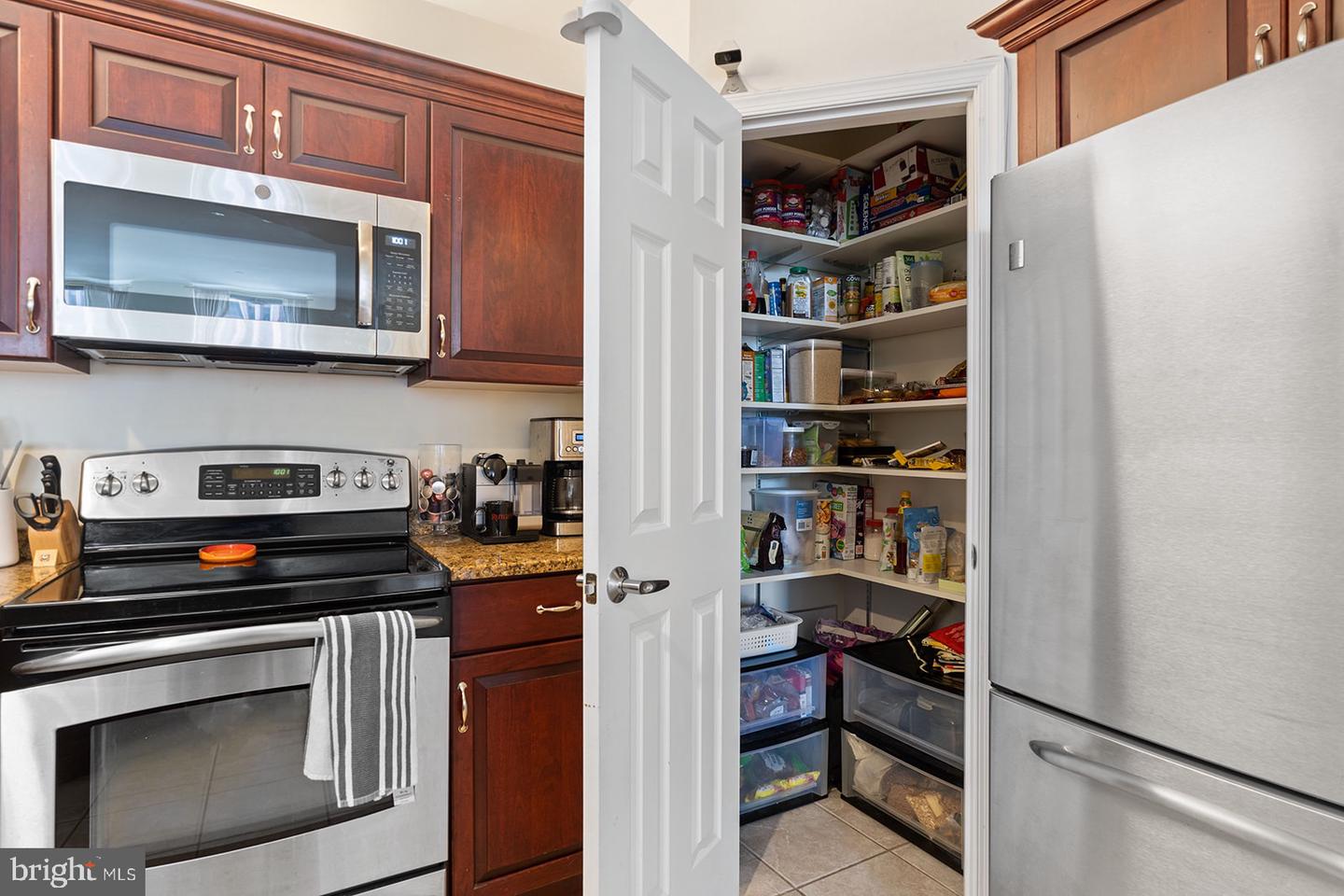 1600 ARCH STREET Unit: 601