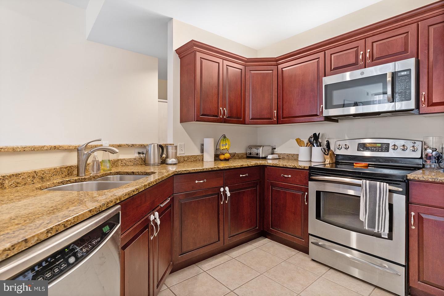 1600 ARCH STREET Unit: 601