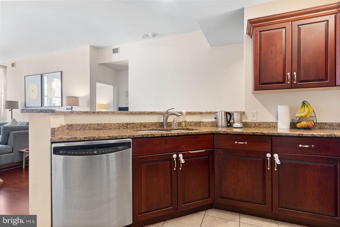 1600 ARCH STREET Unit: 601