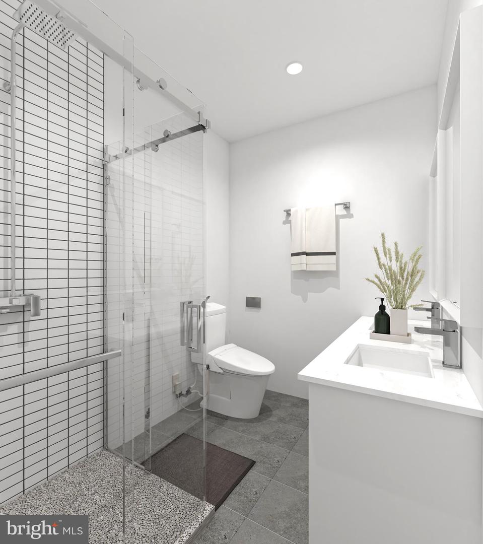 121 GREENWICH STREET Unit: 2