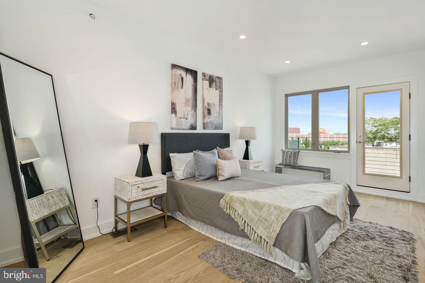 121 GREENWICH STREET Unit: 2