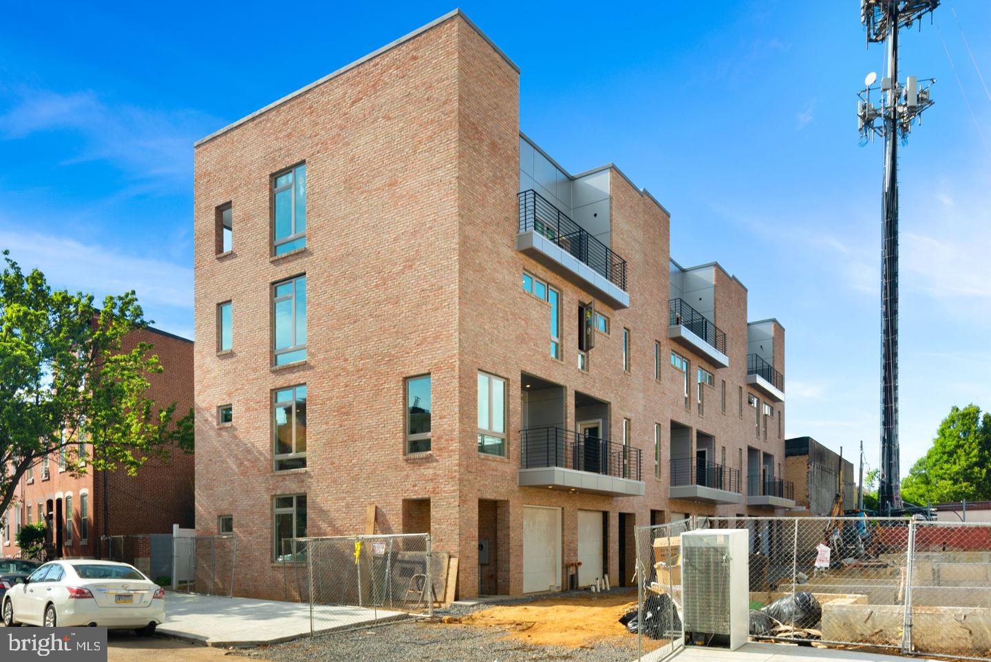 121 GREENWICH STREET Unit: 2