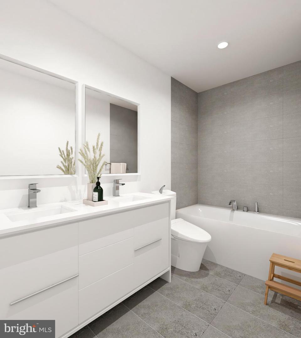 121 GREENWICH STREET Unit: 2