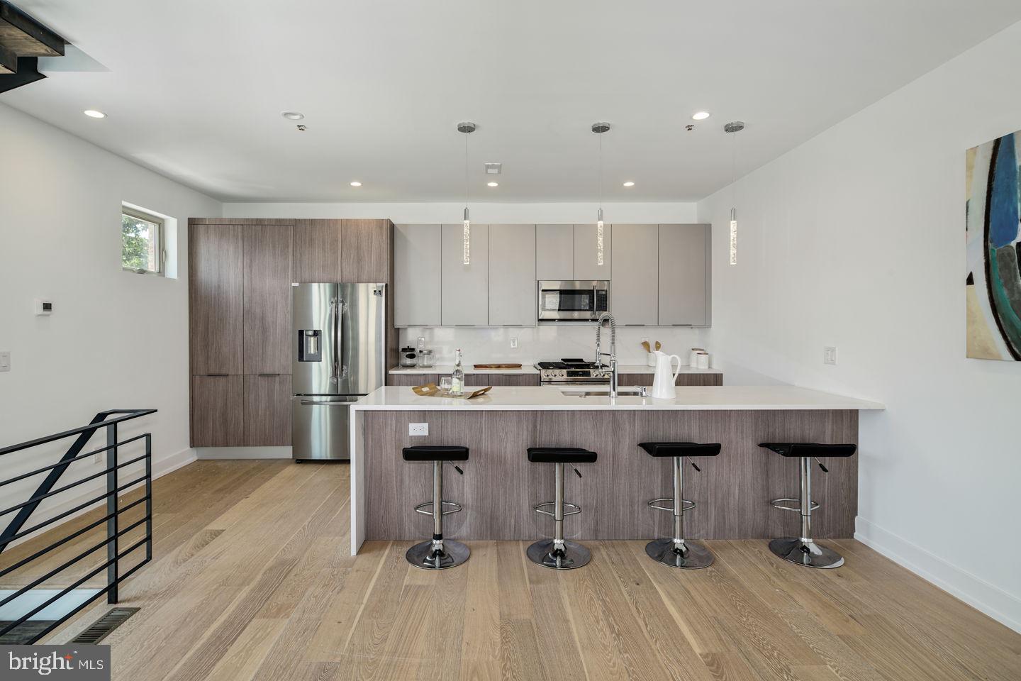 121 GREENWICH STREET Unit: 2