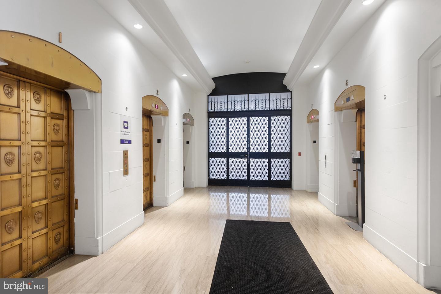 111 S 15TH STREET Unit: NINETEEN-02