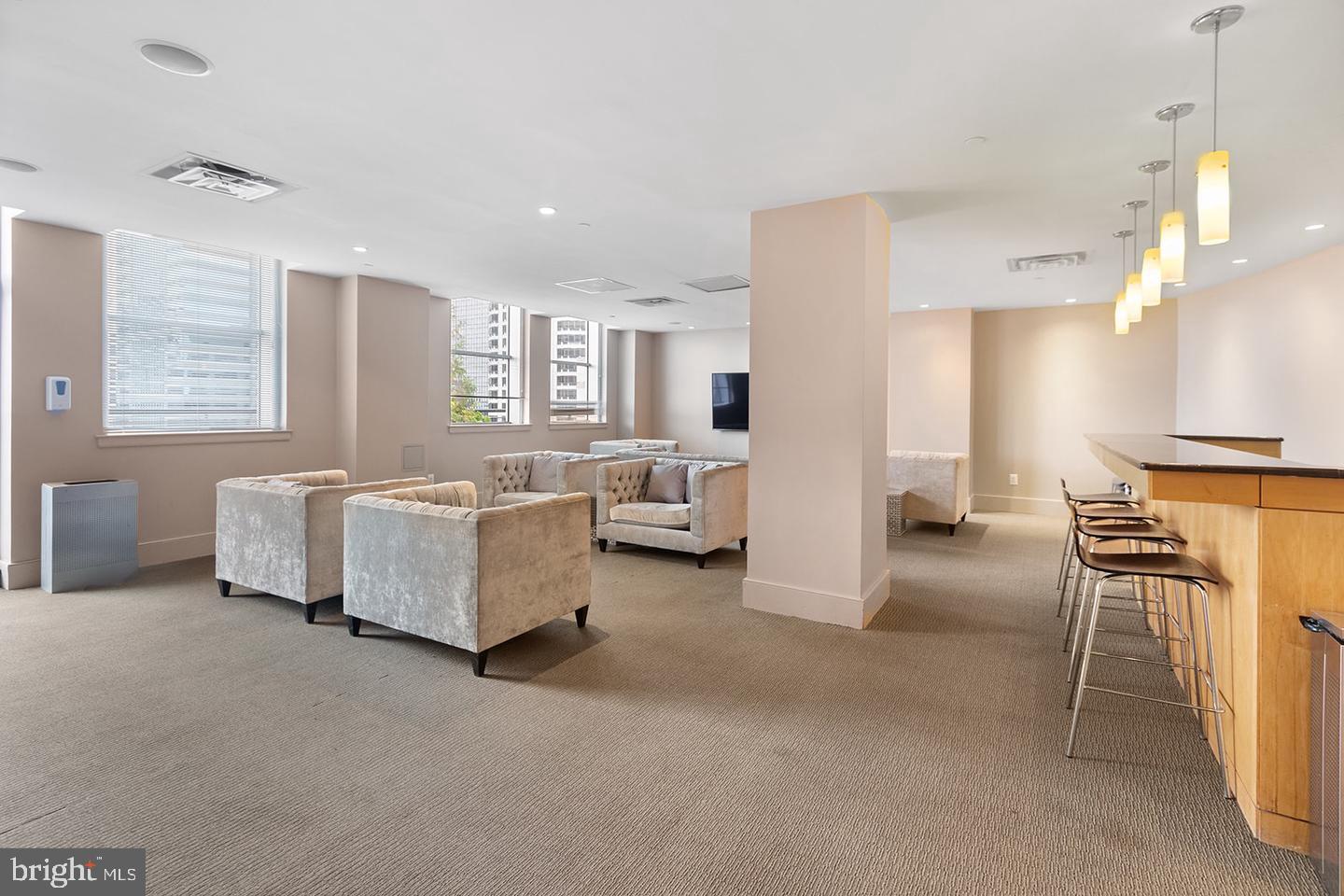 111 S 15TH STREET Unit: NINETEEN-02