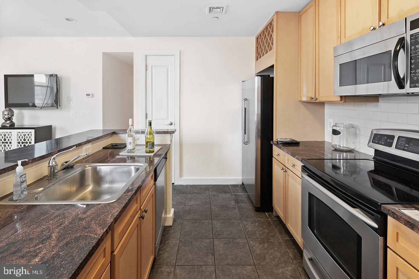 111 S 15TH STREET Unit: NINETEEN-02
