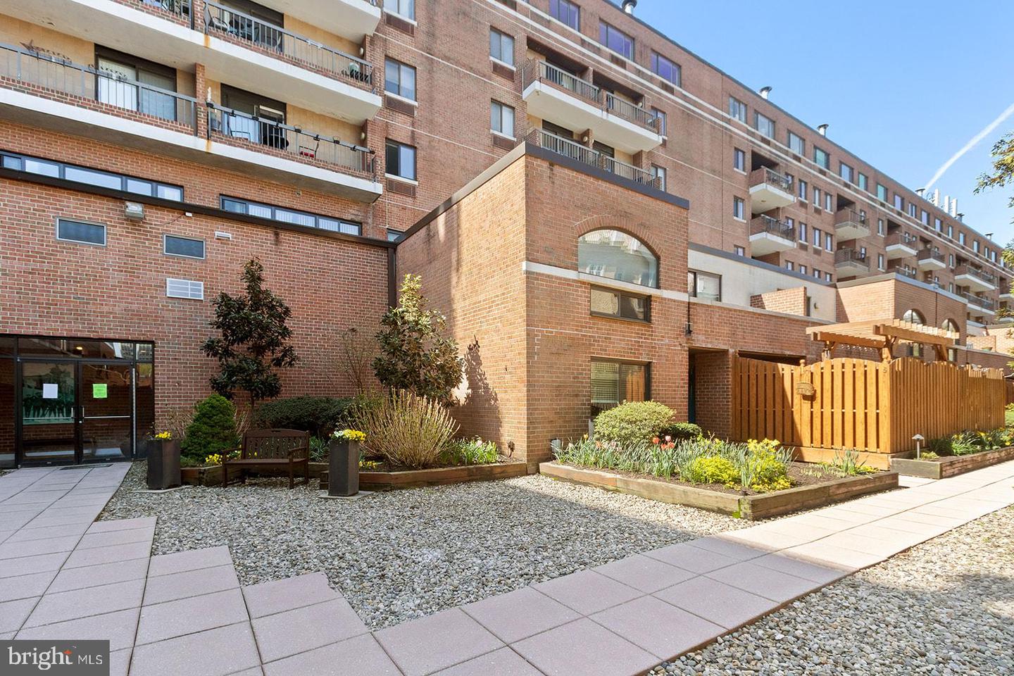200 LOMBARD STREET Unit: 643