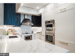 1403 SPRUCE STREET Unit: 3B3.5BA