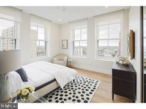 1403 SPRUCE STREET Unit: 3B3.5BA