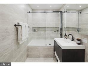 1403 SPRUCE STREET Unit: 3B3.5BA