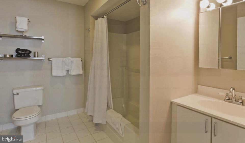 201 S 25TH STREET Unit: 1B-704